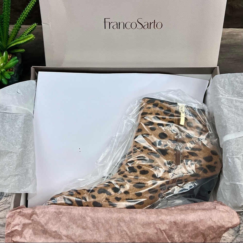 NIB Franco Sarto Delighted2 Cone Kitten Heel Ankle Bootie - Picture 8 of 13